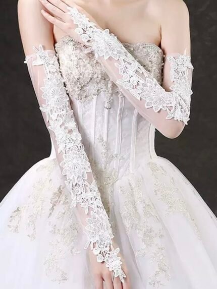 delicate fingerless lace gloves Bridal sleeves