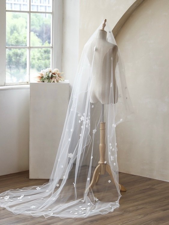 Romantic 3D Flower Wedding Veil, Fairy Cathedral Veil, Long Ivory Tulle Bridal Veil with Comb, 1 Tier Floral Veil, Boho Bride Accessories